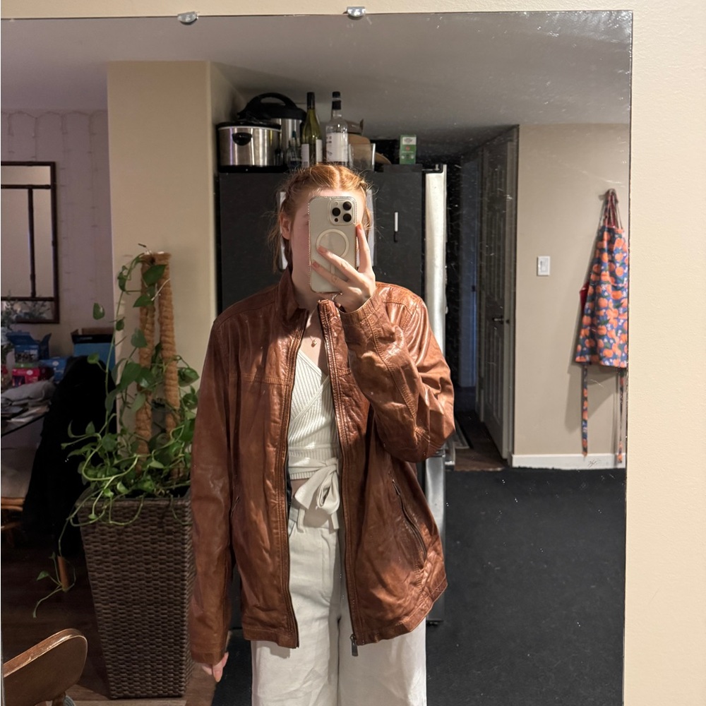 Brown leather jacket 🧸